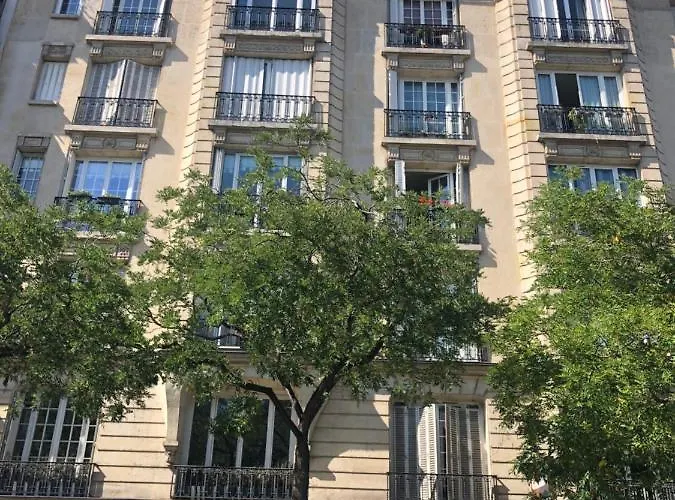 Cosy 16 Metro Exelmans דירה